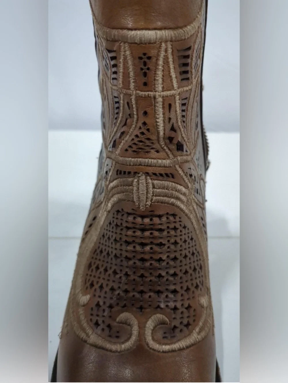 Cuadra Embroidered Bovine Leather Ankle Bootie, Women Sz 40, US Sz 10,